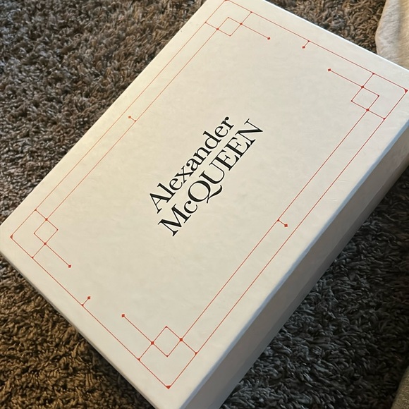 Alexander McQueens Toddler size - Picture 2 of 6